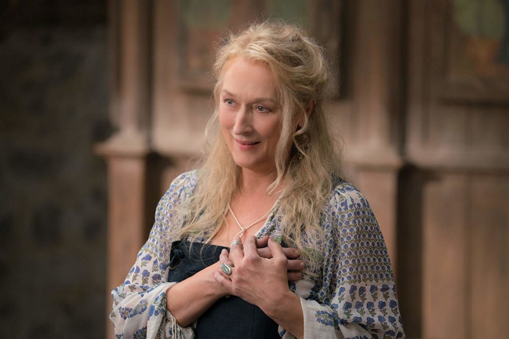 Meryl Streep na cena da igreja. Mama Mia 2, Maratona de Sofá.