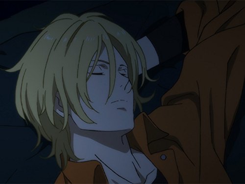Ash Lynx deitado prestes a tirar uma soneca. Banana Fish, Maratona de Sofá.