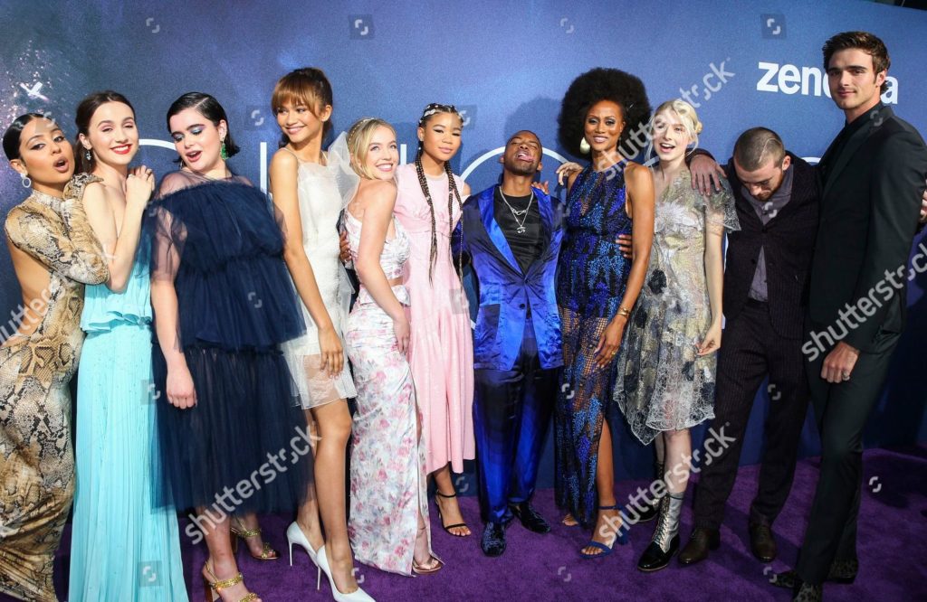 Mandatory Credit: Photo by MediaPunch/Shutterstock (10268592cq) Hunter Schafer, Jacob Elordi, Maude Apatow, Zendaya, Sydney Sweeney, Alexa Demie, Storm Reid, Algee Smith 'Euphoria' TV Show Premiere, Arrivals, Pacific Cinerama Dome, Los Angeles, USA - 04 Jun 2019 Euphoria. Maratona de Sofá.