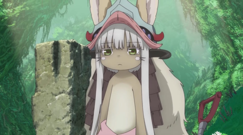 Nanachi, uma criatura com orelhas e corpo de coelho, cabelos brancos, e consciência humana. Made In Abyss, Maratona de Sofá.