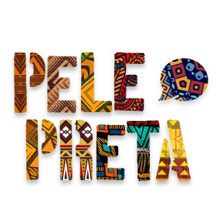 as palavras PELE PRETA tem vários padrões de estampas africanas de vários estilos diferentes, um padrão para cada letra. Ao lado de "pele", tem um balão de fala, que também possui um padrão de tecido.