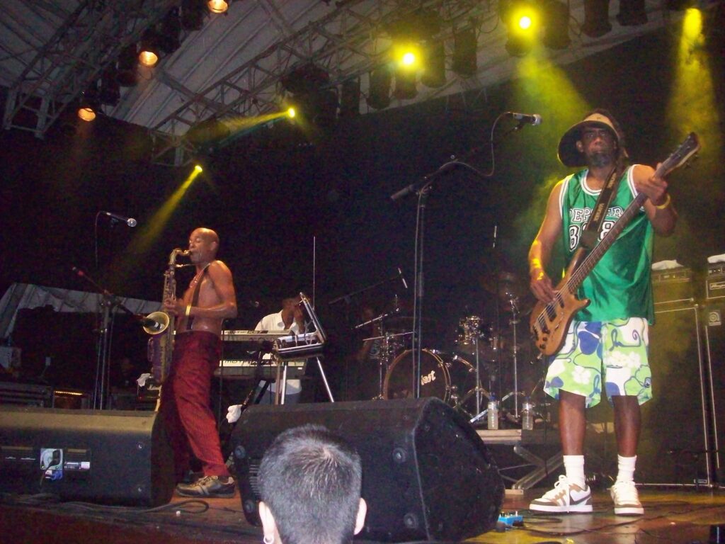 Fishbone pela primeira vez no Brasil