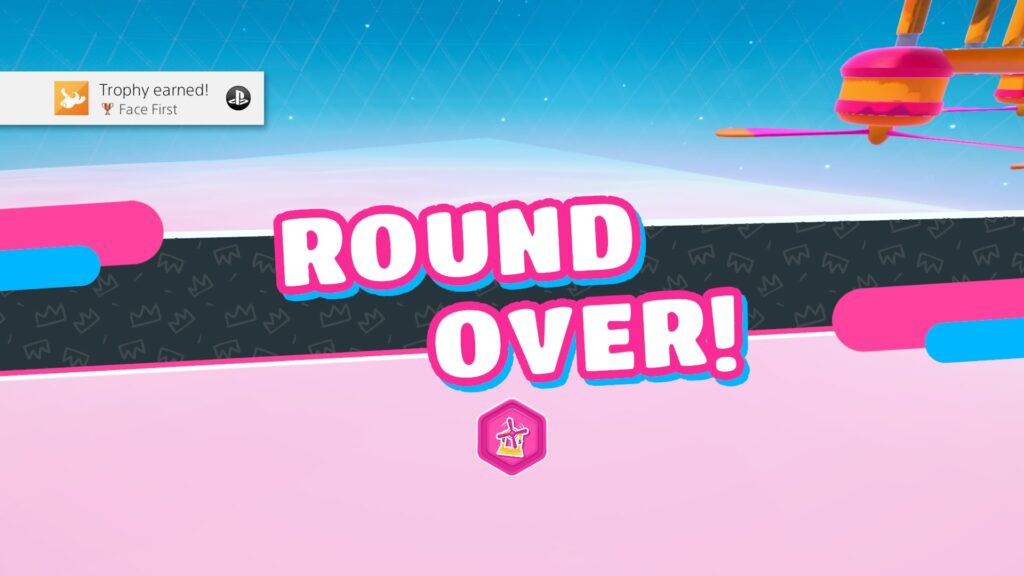 Tela de fim de "round" com o texto "round over" no centro.