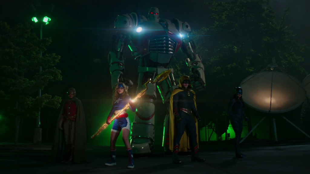 Dr. Mid-Nite, Stargirl, Hourman, Wildcat e STRIPE prontos para a batalha