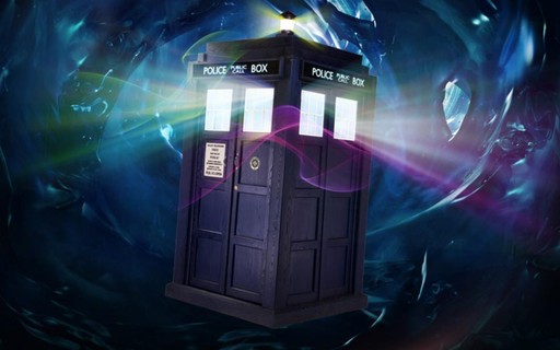 Imagem da TARDIS flutuando no espaço, envolta em luzes coloridas (principalmente amarelas) e em névoa e líquidos azuis.
Podcast 037 - "Vai politizar o entretenimento?", com Sabrina Fernandes