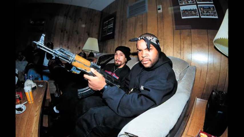 Ice Cube e Dfideliz: Preto Rico, Preto Feliz