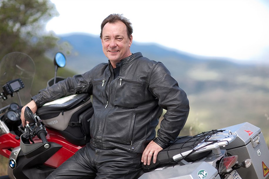 Motos