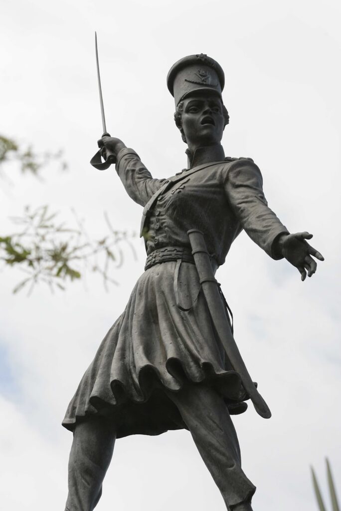 Estátua de Maria Quitéria, no Bairro da Lapinha, em Salvador - BA. No post Maratona de Sofá 073 - Brasil de Ficção, Brasil de Verdade (com Matheus Buente)